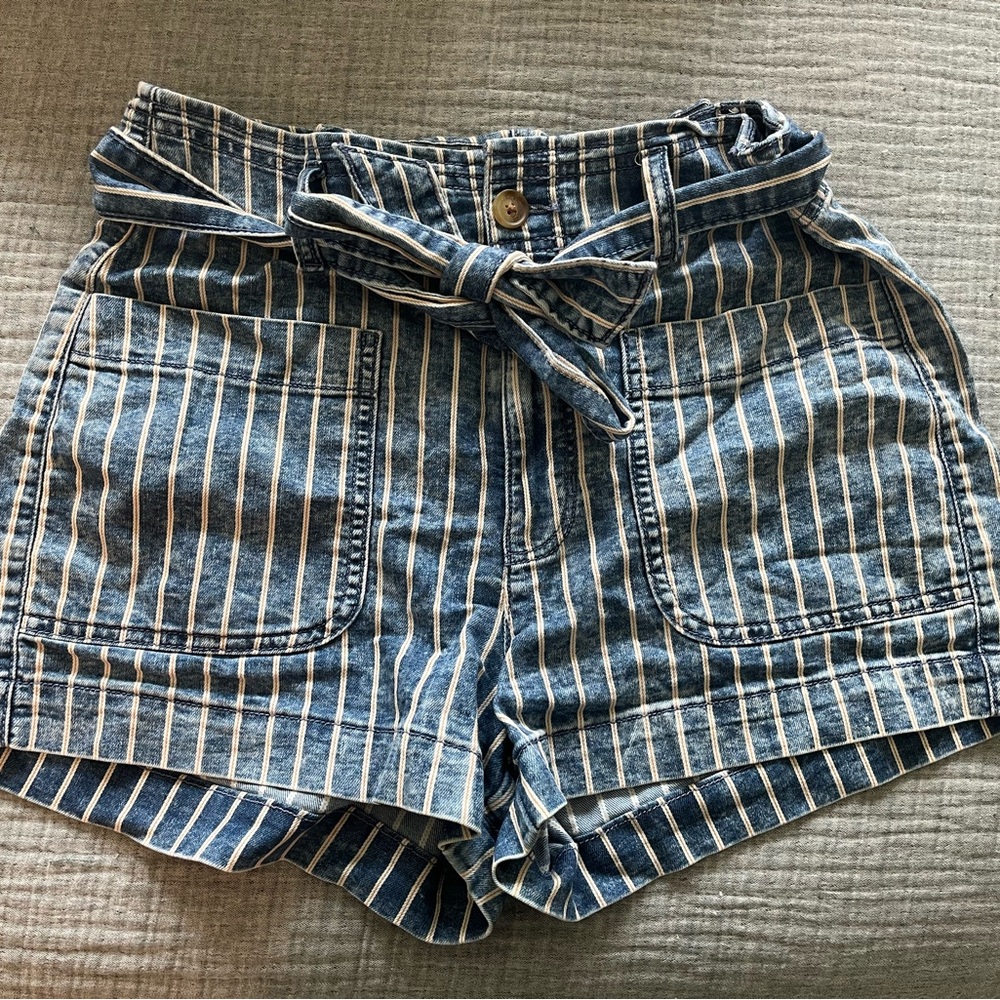American Eagle Outfitters High Waist Blue and White Striped Shorts